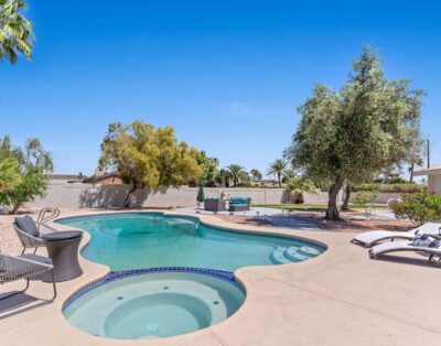 Upgraded Luxury Vegas Pool Home close to strip!